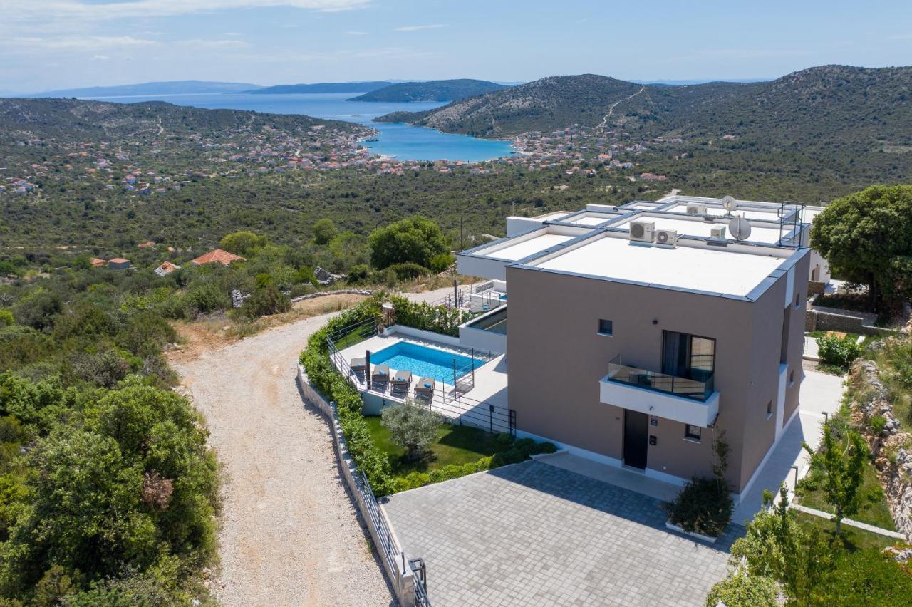 Villa View Collection *
