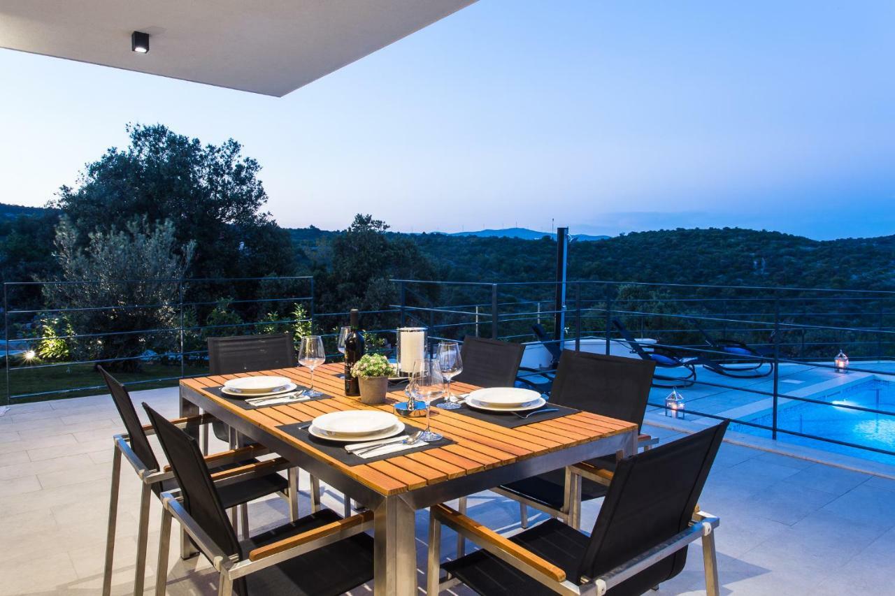 View Collection Villa
