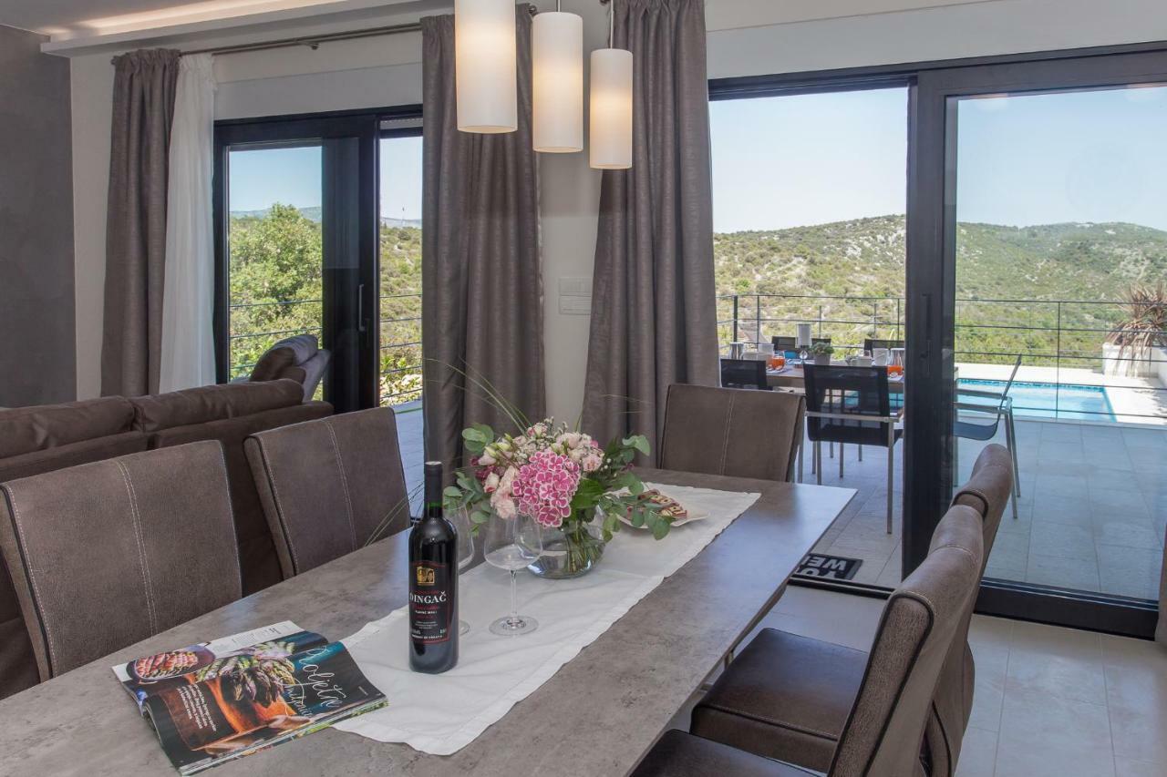 Villa View Collection *